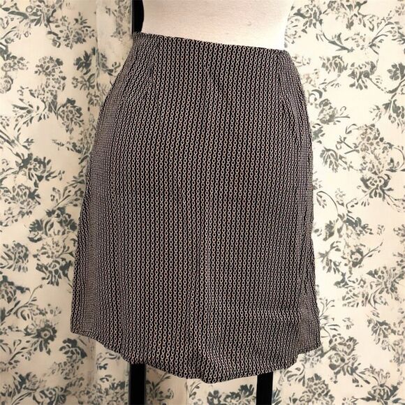 Ann Taylor Black Geo Circle Patterned Mini Skirt XS 4 A Line - Picture 2 of 5